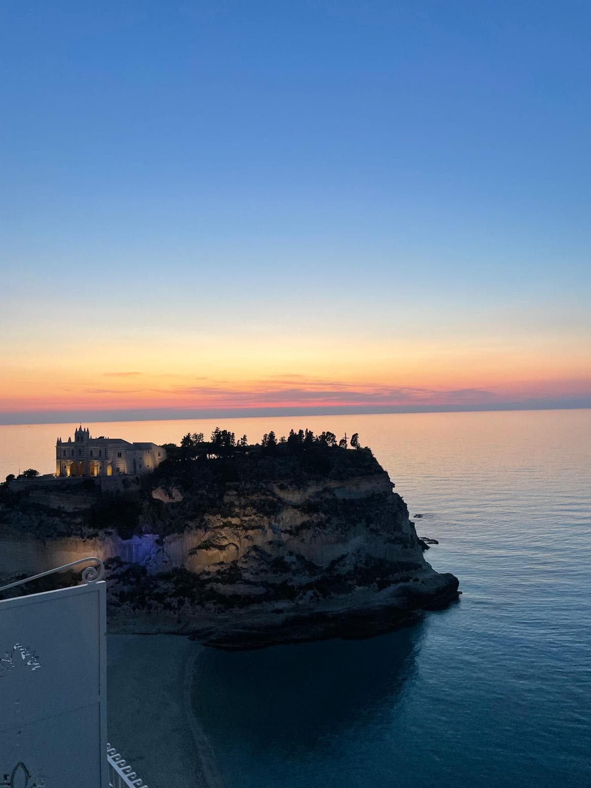 Santa Maria dell'Isola al tramonto, Tropea